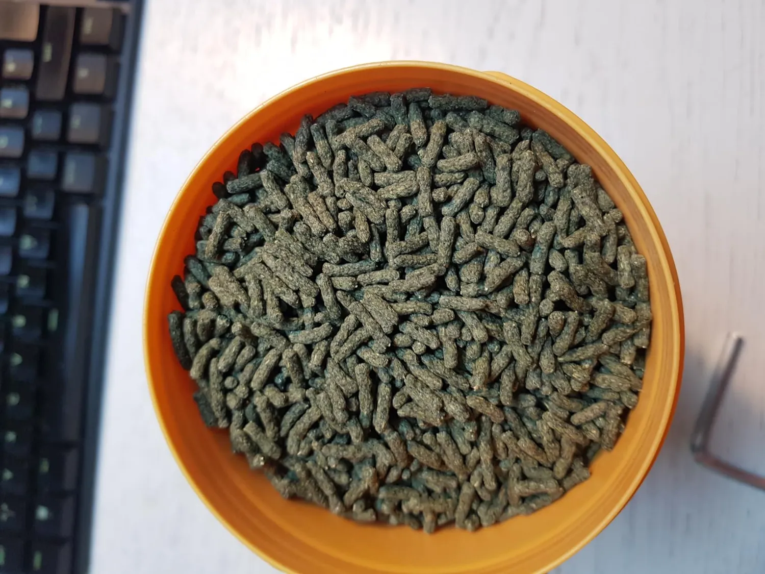 AQUARIS Cichlid Sticks Cichlidenfutter 125 g natürlich